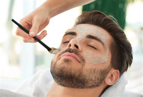5 X Pilihan Facial Wajah Pria di Bawah Rp 150.000! 5 X Pilihan Facial Wajah Pria di Bawah Rp 150.000!