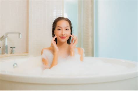 7 Cara Merawat Tubuh dengan Bahan Alami: Glowing Alami Tanpa Ribet! 7 Cara Merawat Tubuh dengan Bahan Alami: Glowing Alami Tanpa Ribet!