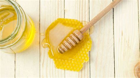 7 Cara Perawatan Kulit Alami di Rumah yang Bisa Kamu Coba untuk Mendapatkan Kulit Sehat dan Cantik! 7 Cara Perawatan Kulit Alami di Rumah yang Bisa Kamu Coba untuk Mendapatkan Kulit Sehat dan Cantik!