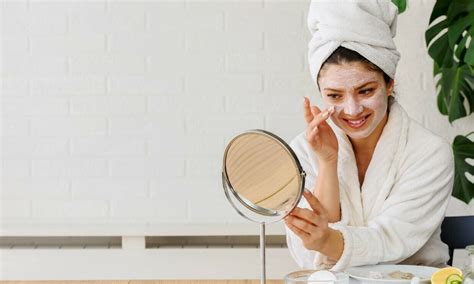 7 Cara Perawatan Kulit Alami di Rumah yang Bisa Kamu Coba untuk Mendapatkan Kulit Sehat dan Cantik! 7 Cara Perawatan Kulit Alami di Rumah yang Bisa Kamu Coba untuk Mendapatkan Kulit Sehat dan Cantik!