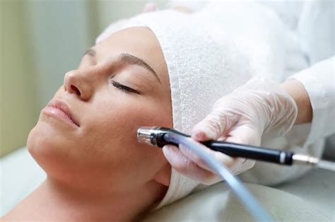 7 Perubahan Wajah yang Akan Terjadi Setelah Laser Wajah yang Perlu Kamu Tahu! 7 Perubahan Wajah yang Akan Terjadi Setelah Laser Wajah yang Perlu Kamu Tahu!