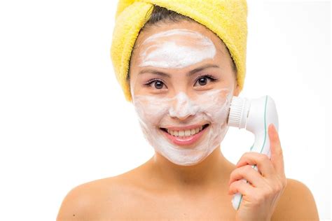 7 Rahasia Kecantikan Kulit Glowing ala Wanita Korea 7 Rahasia Kecantikan Kulit Glowing ala Wanita Korea