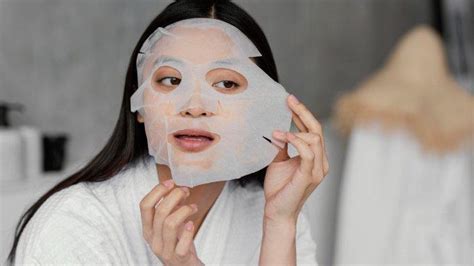 7 Rahasia Kecantikan Kulit Glowing ala Wanita Korea 7 Rahasia Kecantikan Kulit Glowing ala Wanita Korea