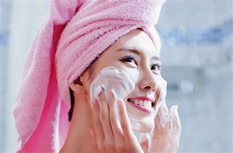 7 Rahasia Kecantikan Kulit Glowing ala Wanita Korea 7 Rahasia Kecantikan Kulit Glowing ala Wanita Korea