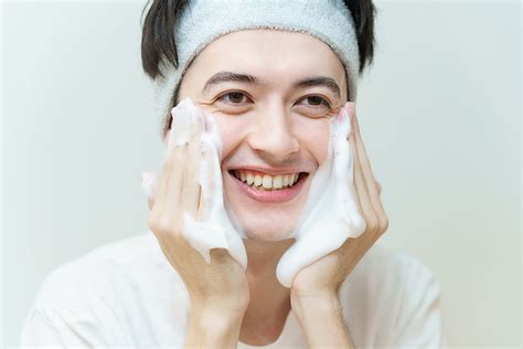 7 Rahasia Perawatan Kulit Pria yang Bikin Wajah Langsung Ganteng Maksimal! 7 Rahasia Perawatan Kulit Pria yang Bikin Wajah Langsung Ganteng Maksimal!