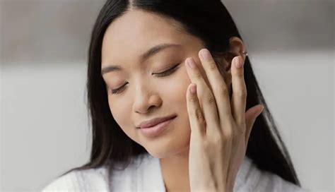 7 Rahasia Perawatan Wajah dari Dalam yang Bikin Glowing dalam 2 Minggu 7 Rahasia Perawatan Wajah dari Dalam yang Bikin Glowing dalam 2 Minggu