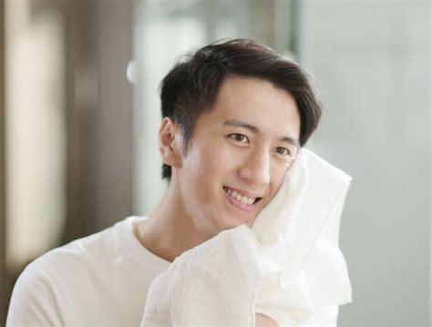 7 Rahasia Pria Glowing Alami: Dijamin Langsung Ganteng!