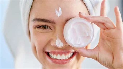 7 Rahasia Wajah Mulus Bebas Noda dengan Rangkaian Skincare Scarlett! 7 Rahasia Wajah Mulus Bebas Noda dengan Rangkaian Skincare Scarlett!