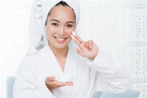 7 Rahasia Wajah Mulus Bebas Noda dengan Rangkaian Skincare Scarlett! 7 Rahasia Wajah Mulus Bebas Noda dengan Rangkaian Skincare Scarlett!