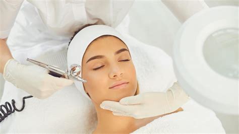 7 Treatment Wajah Viral Bikin Glowing Permanen, Nomor 5 Bikin Kaget! 7 Treatment Wajah Viral Bikin Glowing Permanen, Nomor 5 Bikin Kaget!