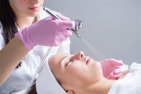 7 Treatment Wajah Viral Bikin Glowing Permanen, Nomor 5 Bikin Kaget! 7 Treatment Wajah Viral Bikin Glowing Permanen, Nomor 5 Bikin Kaget!
