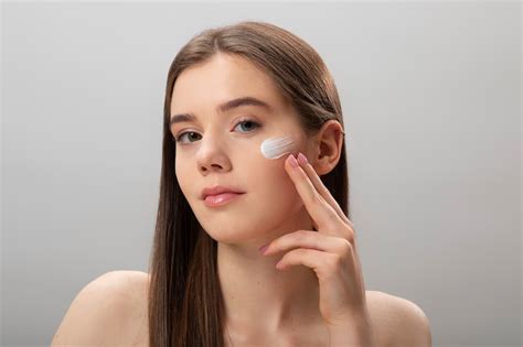 5 Langkah Kilat Perawatan Wajah Glowing Tiada Tanding! 5 Langkah Kilat Perawatan Wajah Glowing Tiada Tanding!