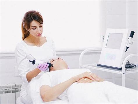 5 Pilihan Laser Wajah Larissa: Harga Mulai 99 Ribu, Bikin Glowing Instan! 5 Pilihan Laser Wajah Larissa: Harga Mulai 99 Ribu, Bikin Glowing Instan!