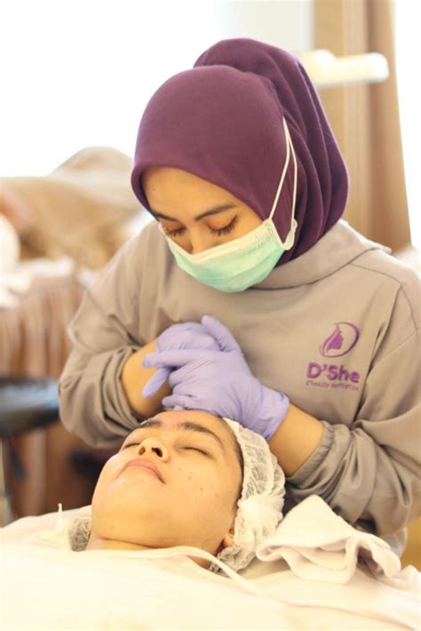 5 Tempat Facial Wajah Pria Terdekat yang Bikin Ganteng Maksimal! 5 Tempat Facial Wajah Pria Terdekat yang Bikin Ganteng Maksimal!