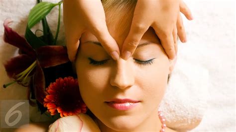 7 Alasan Tak Terbantahkan Facial Wajah di Salon Lebih Oke dari di Rumah 7 Alasan Tak Terbantahkan Facial Wajah di Salon Lebih Oke dari di Rumah