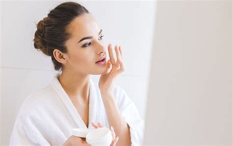 7 Cara Merawat Kulit Wajah dari Dalam untuk Mendapatkan Kulit Mulus dan Sehat dalam 30 Hari! 7 Cara Merawat Kulit Wajah dari Dalam untuk Mendapatkan Kulit Mulus dan Sehat dalam 30 Hari!