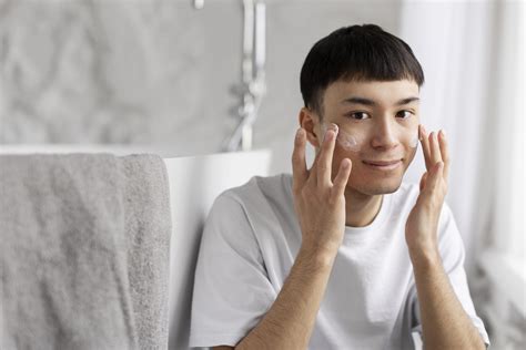 7 Langkah Skincare Pria untuk Wajah Mulus Bebas Masalah 7 Langkah Skincare Pria untuk Wajah Mulus Bebas Masalah
