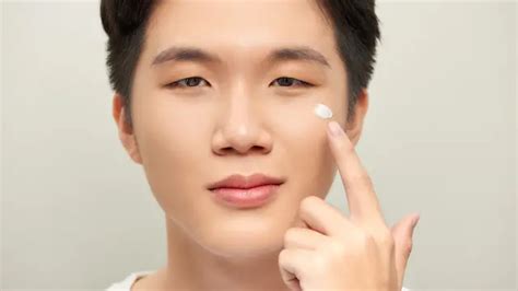 7 Langkah Skincare Pria untuk Wajah Mulus Bebas Masalah 7 Langkah Skincare Pria untuk Wajah Mulus Bebas Masalah