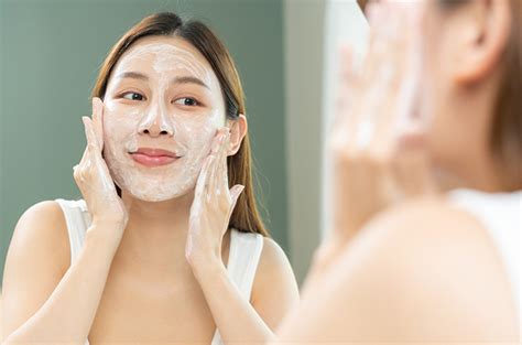 7 Rahasia Mengencangkan Wajah Kendur, Hasilnya Bikin Pangling! 7 Rahasia Mengencangkan Wajah Kendur, Hasilnya Bikin Pangling!