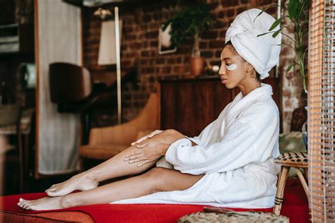 7 Rahasia Perawatan Badan Wanita untuk Kulit Selembut Sutra 7 Rahasia Perawatan Badan Wanita untuk Kulit Selembut Sutra