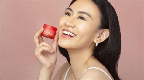 7 Rahasia Perawatan Badan Wanita untuk Kulit Selembut Sutra 7 Rahasia Perawatan Badan Wanita untuk Kulit Selembut Sutra