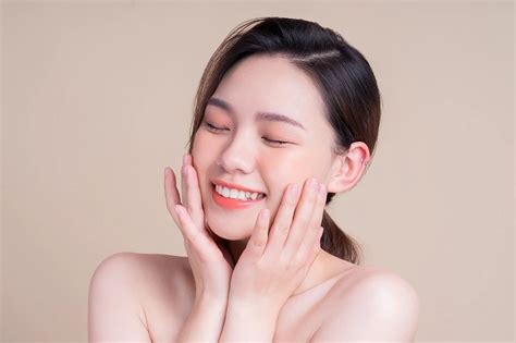 7 Rahasia Perawatan Glowing yang Bisa Kamu Terapkan dalam 14 Hari untuk Mendapatkan Kulit Mempesona! 7 Rahasia Perawatan Glowing yang Bisa Kamu Terapkan dalam 14 Hari untuk Mendapatkan Kulit Mempesona!