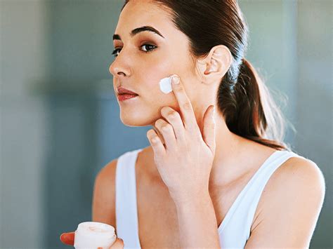 7 Rekomendasi Skincare Paling Bagus yang Wajib Kamu Coba untuk Mendapatkan Kulit Maksimal! 7 Rekomendasi Skincare Paling Bagus yang Wajib Kamu Coba untuk Mendapatkan Kulit Maksimal!