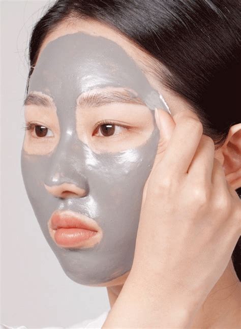 7 Tekstur Skincare Super Weird yang Ampuh Bikin Glowing! 7 Tekstur Skincare Super Weird yang Ampuh Bikin Glowing!