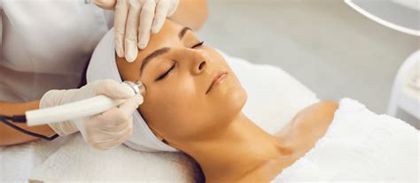 7 Treatment Dermies di Bawah 500 Ribu: Kulit Glowing Gak Perlu Mahal! 7 Treatment Dermies di Bawah 500 Ribu: Kulit Glowing Gak Perlu Mahal!