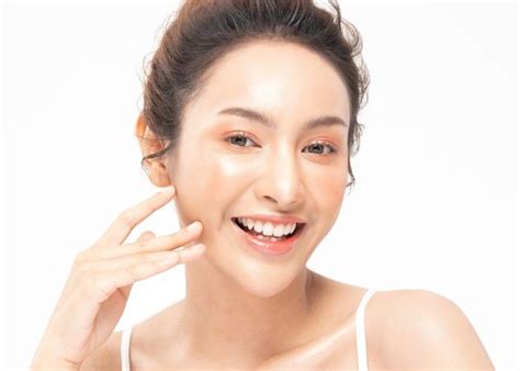 5 Skincare Murah Ampuh Cerahkan Kulit Kusam Sederhana!