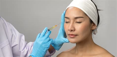 7 Treatment Alami Menghilangkan Kerutan di Wajah yang Bisa Kamu Coba di Rumah! 7 Treatment Alami Menghilangkan Kerutan di Wajah yang Bisa Kamu Coba di Rumah!